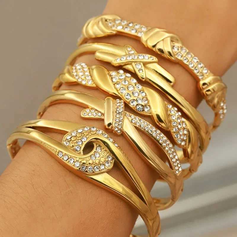 316L stainless steel metal crystal twisted bracelet suitable for women unique knot bracelet rust proof wrist jewelry party accessory Y250329