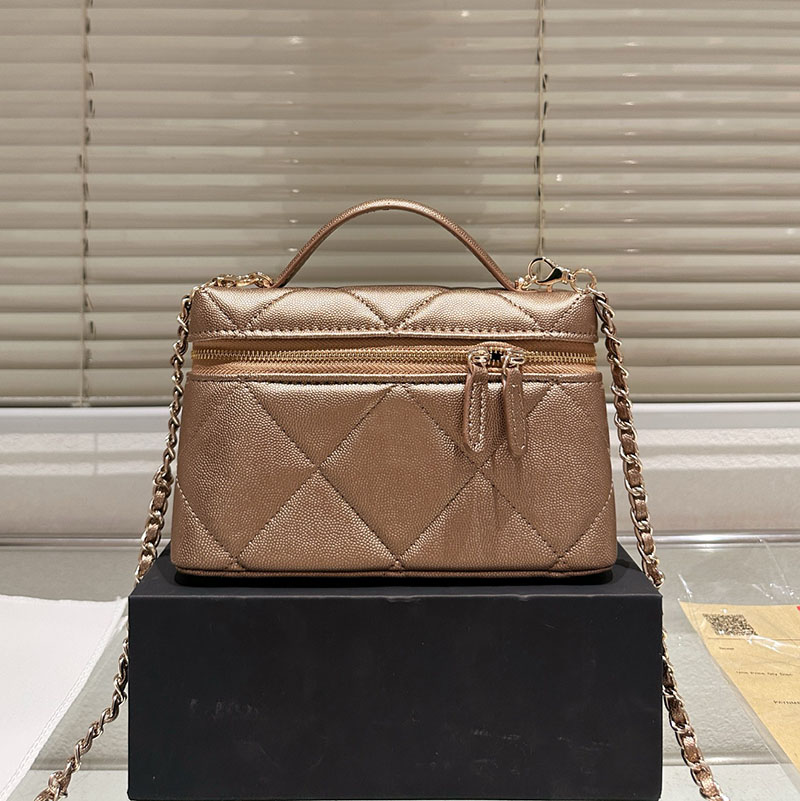 19cm Women Designer Square Makeup Bag with Top Handle Large Diamond Lattice Caviar Leather Golden Hardware Matelasse Chain Shoulder Crossbody Cosmetic Case Purse