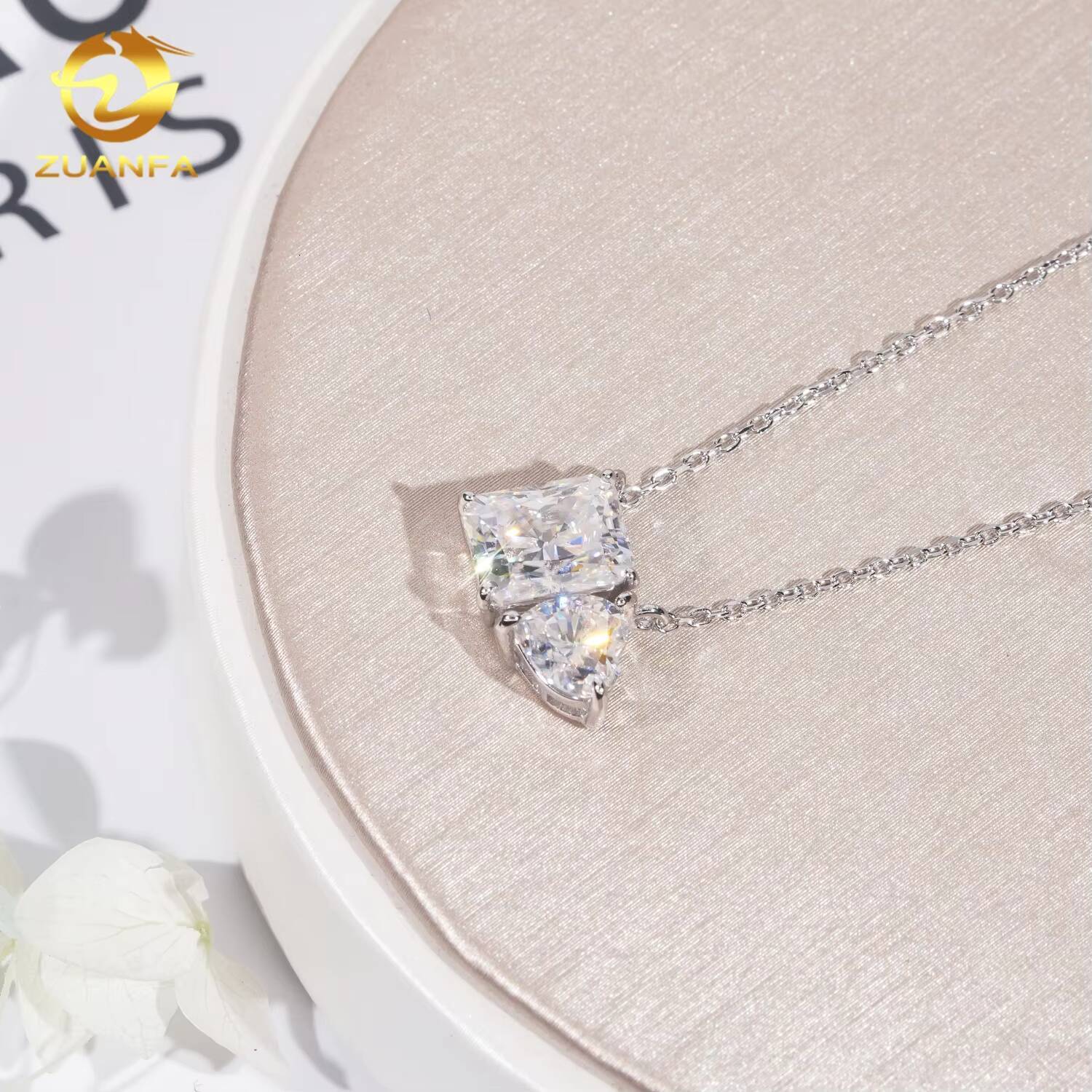 Wholesale Factory Price Two Moissanite Diamond 925 Silver Heart Pendant VVS Moissanite Charm Fashion Jewelry Necklace