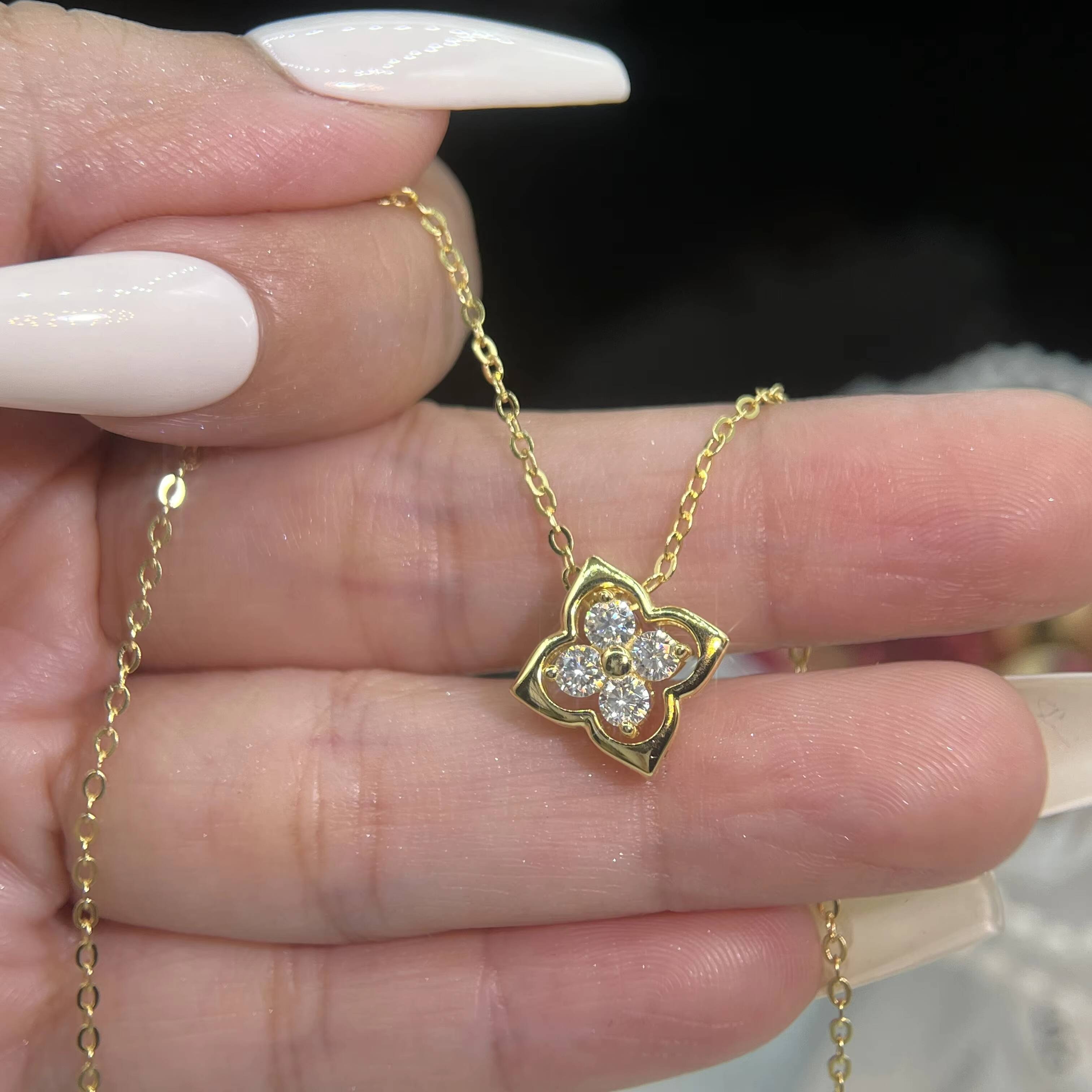 Luxury Clover Shape D Color VVS Moissanite Engagement Pendant Necklace for Women 10 14k 18k 22k Gold Plated S925 Silver Jewelry