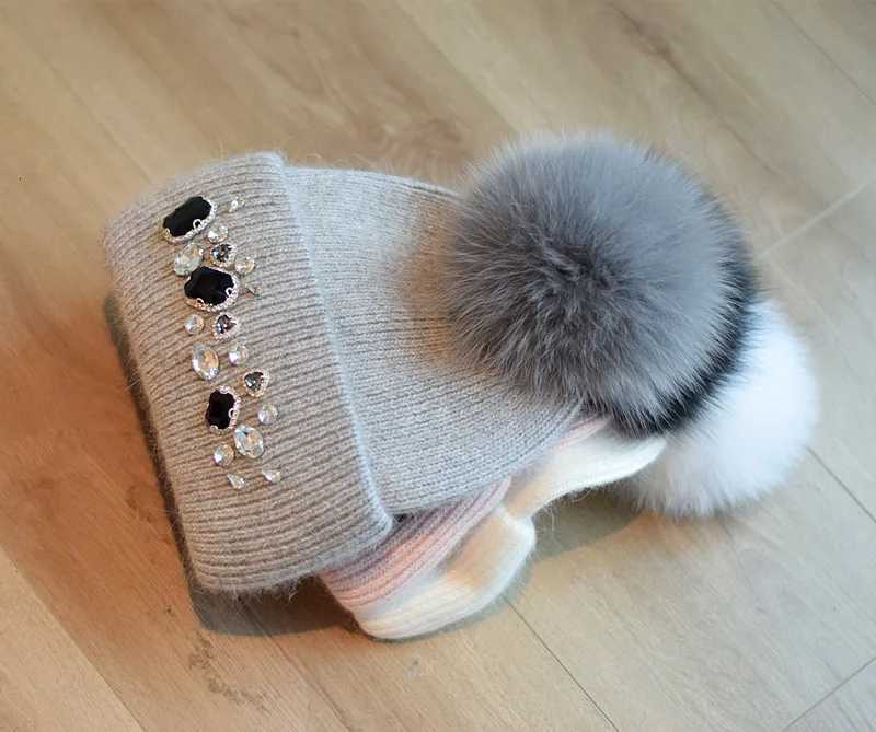 Women Thick Warm CAP For Women Autumn Winter Alloy diamond Fur Knitted Beanies Hat With Detachable Real Fur Pom PomsXJ251101