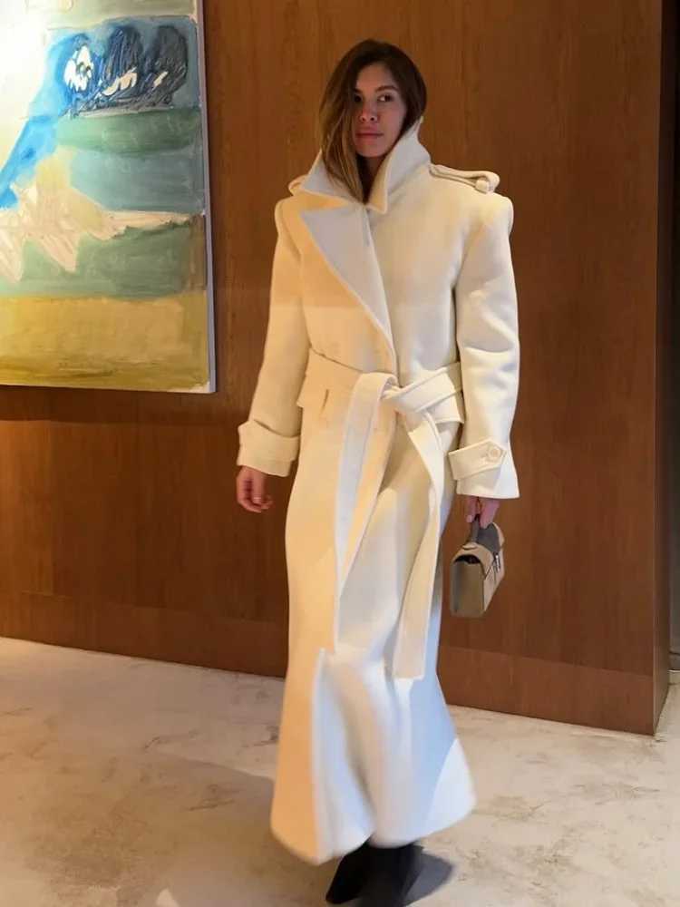 Elegant Lace Up Overcoats Women Doublebreasted Wool Long Coats With Pockets 2025 High Street Fashion Autumn Winter OuterwearsT251101