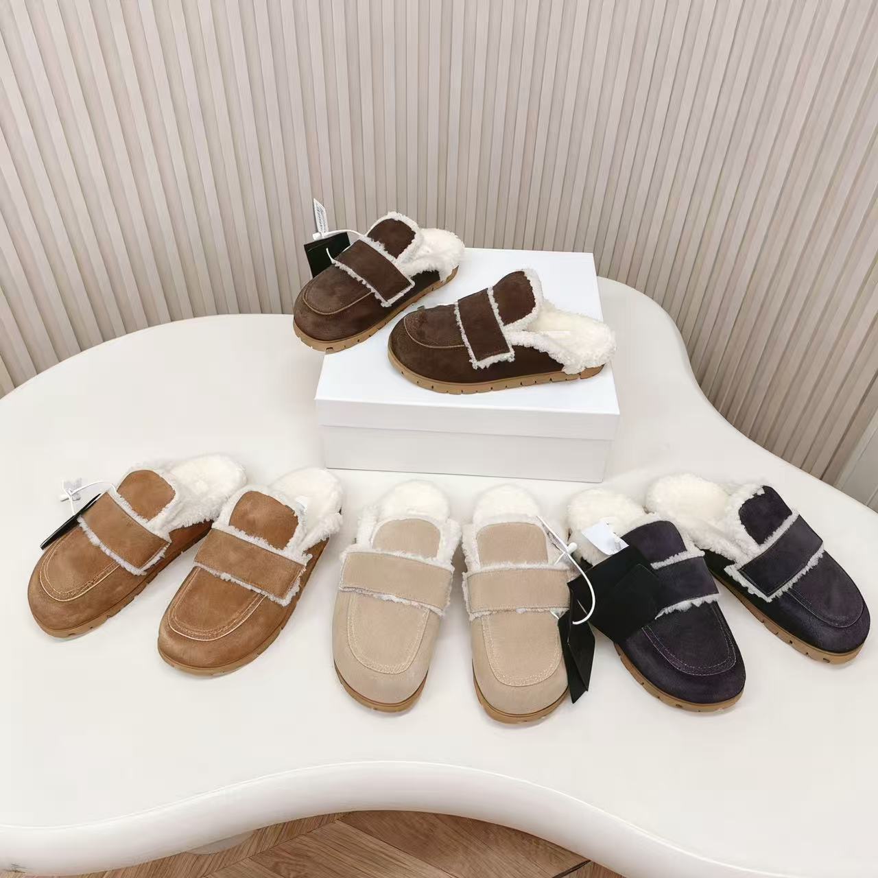 Top quality Suede Fur Slipper Mules Flats shoes Trend Fluffy Furry slipper Slides for women Luxury Designer Fur Slides Winter warm wool shearling Sandals with box