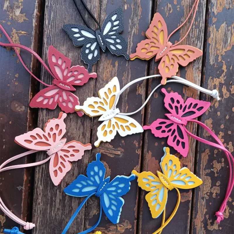 Cute Colorful Hollow Out Butterfly Keychains PU Keyrings Gift for Women Men Handbag Pendants Key Chains DIY AccessoriesC250401