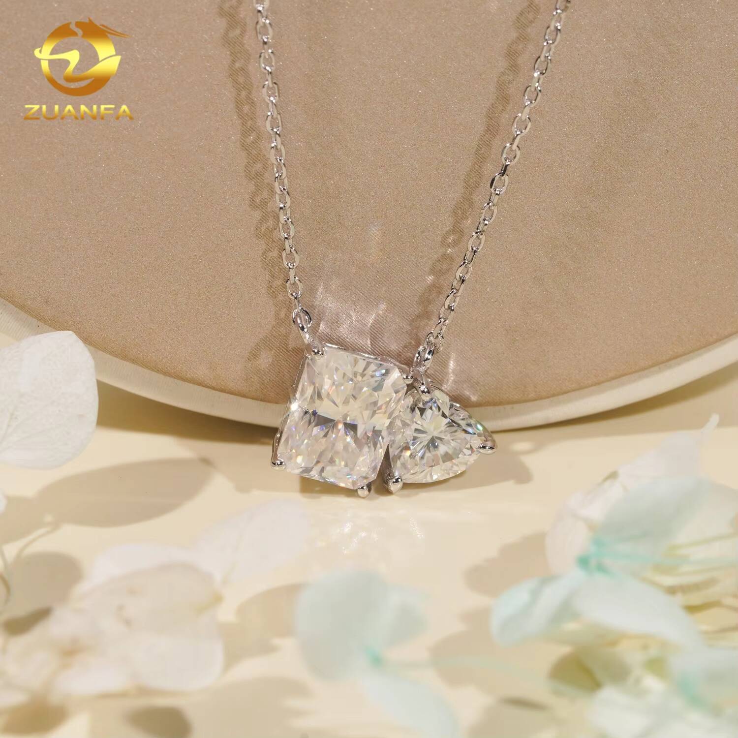 Wholesale Factory Price Two Moissanite Diamond 925 Silver Heart Pendant VVS Moissanite Charm Fashion Jewelry Necklace