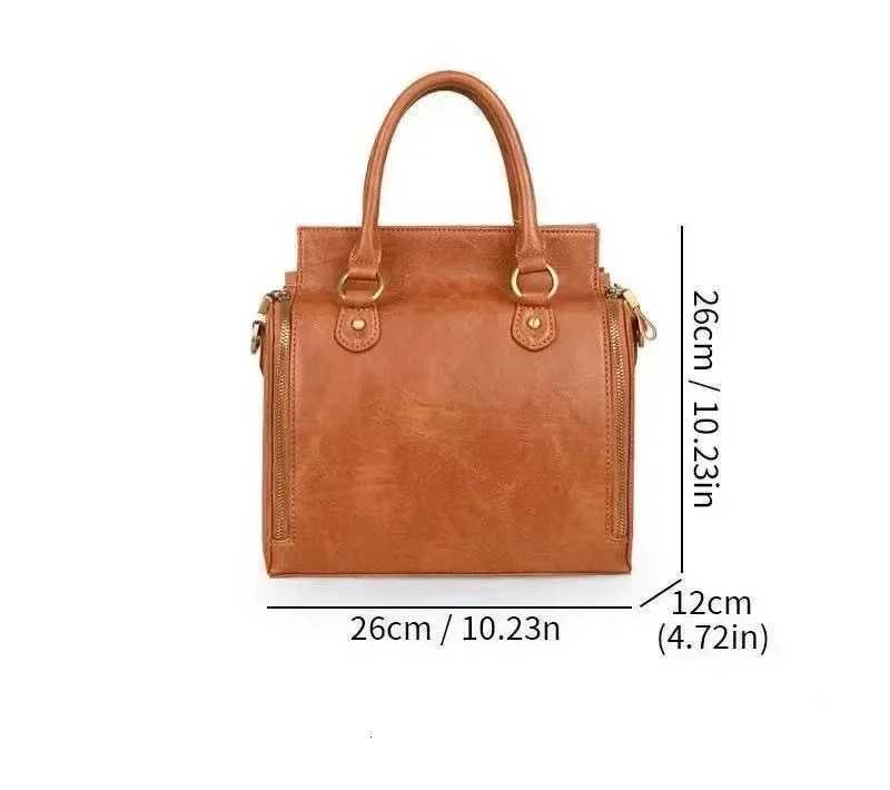 Womens Crossbody Design Niche Highend Handbag Large Capacity Tote Versatile Autumn and Winter Commuting Bag TrendW251101