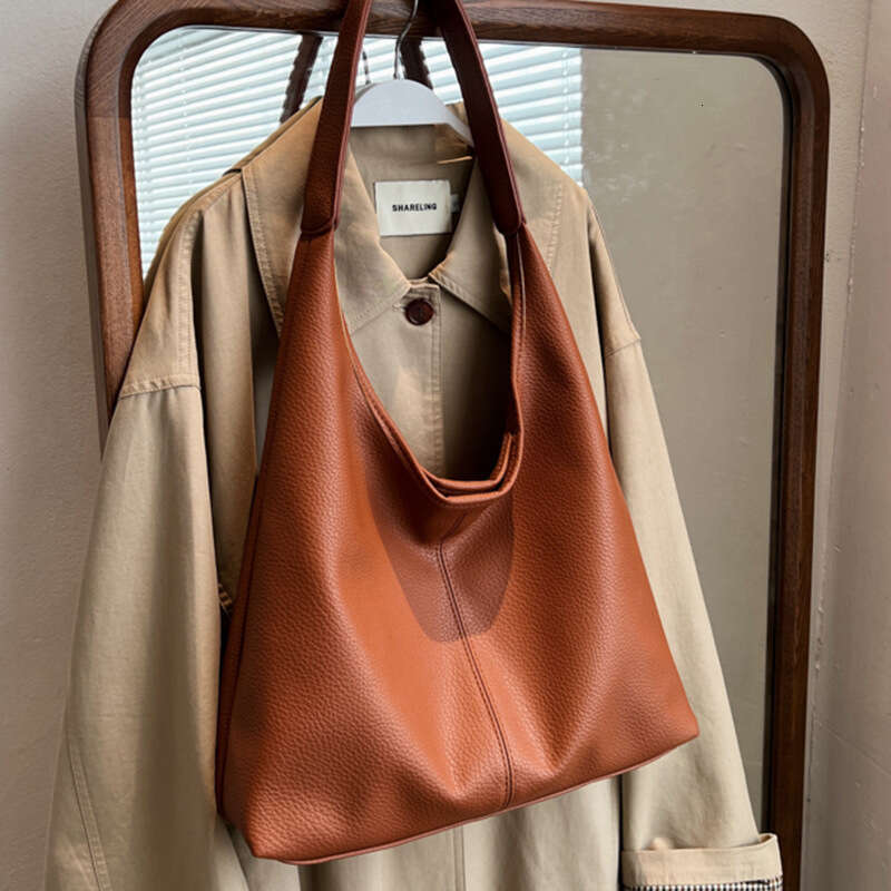 Spring/Summer New Fashionable PU Single Shoulder Underarm Large Capacity Women's Crossbody High Texture Commuter Tote Bag