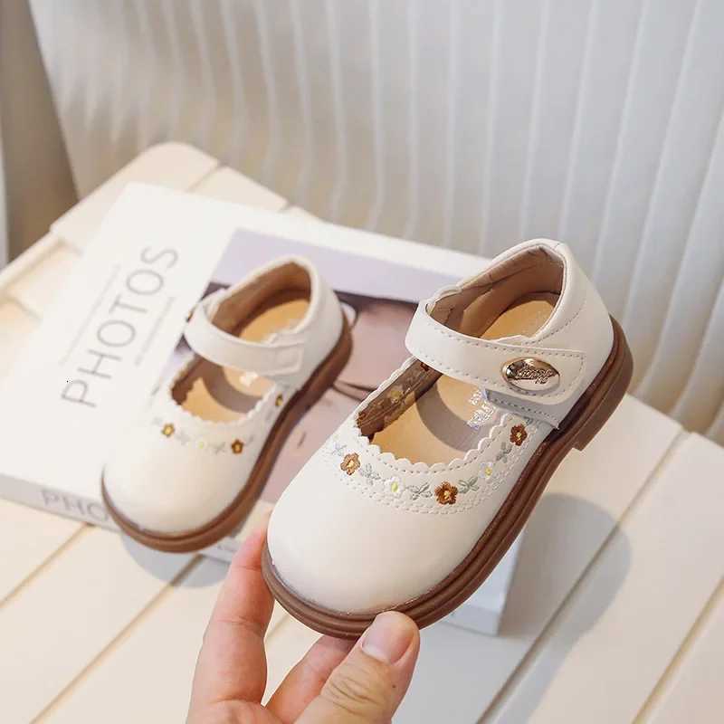 Kids Leather Shoe Fashion Embroidered Flower Girls Flat Shoes Causal Versatile Spring Autumn Children Princess Shoes NonslipT251101