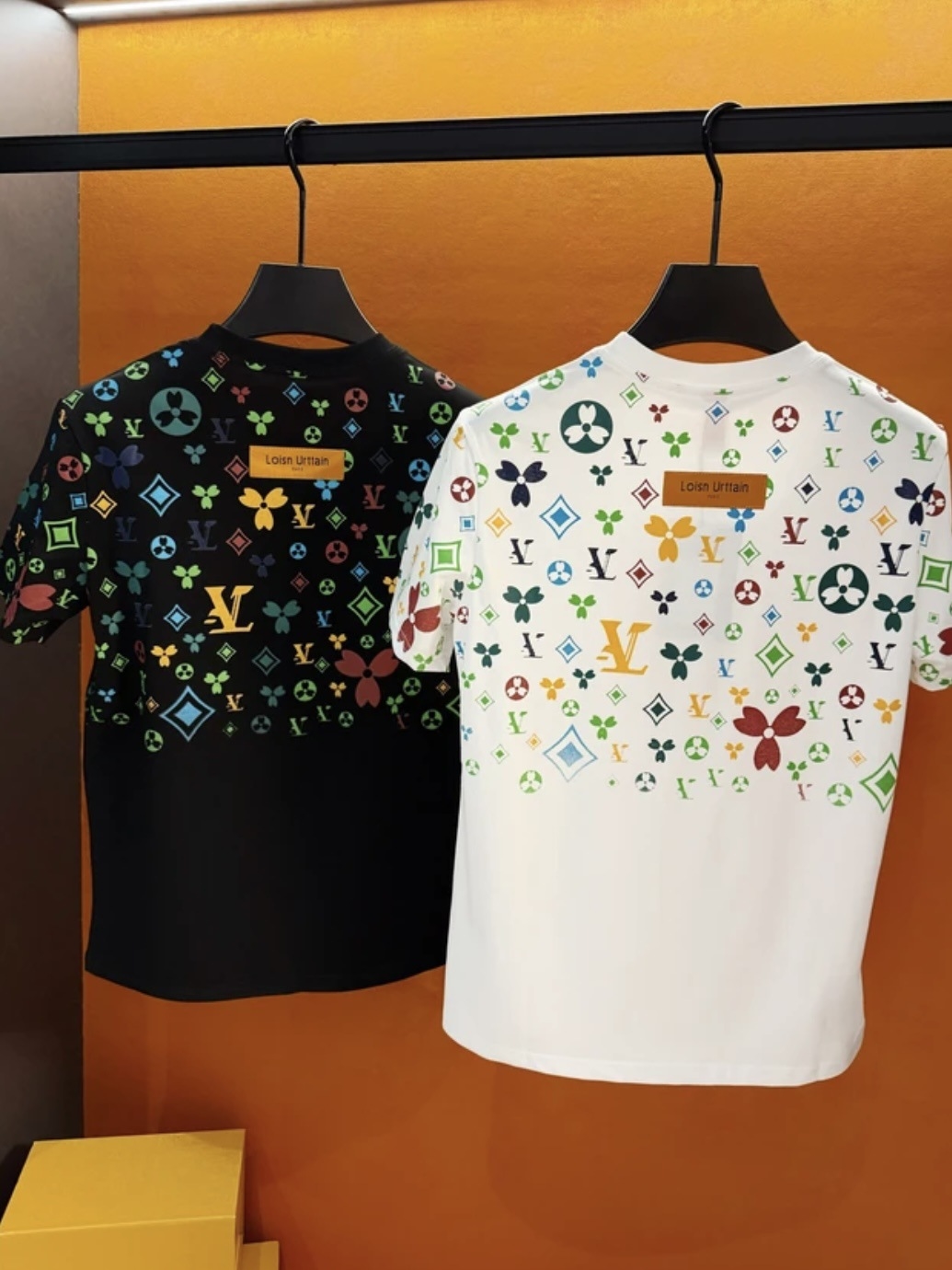 Free shipping new fashion trend short sleeve men spring and summer fashion matching colorful couple men handsome round neck short sleeve light luxury 