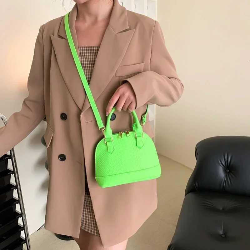 Women Large Capacity Crossbody Bags Casual Felt Retro Handbag Solid Color Makeup Lipstick Bags FemaleW251101