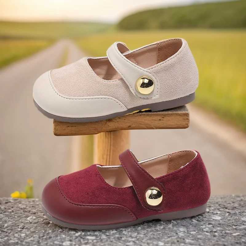 Girls Boken Shoes New Shallow Mouth Round Toe Mary Jane Shoes Childrens Fashionable Flat Bottomed Princess Leather ShoesT251101