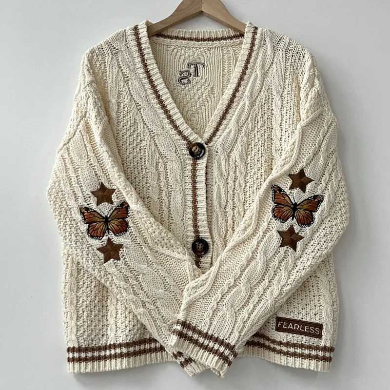 Autumn Leaves Knitted Cardigan Women Red Maple Leaf Embroidered Oversized Cardigan Folklore Girl Fall Winter Low Vneck SweaterT251101