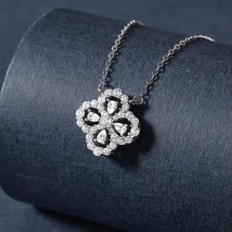 High Quality 925 Sterling Silver VVS D Mossanite Rhodium Plated Trendy 3mm 010ct Moissanite Fourleaf Clover Pendant Necklace