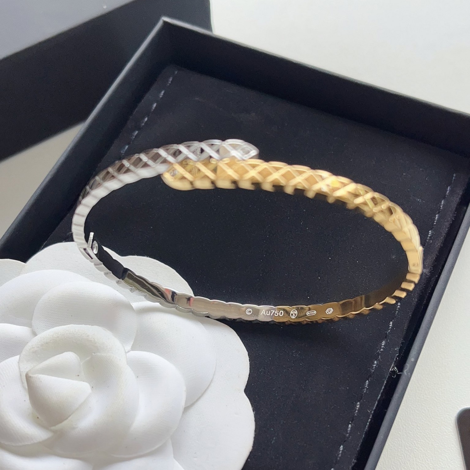 Bangle Bracelets Bangles Bangle Two-tone Woven Design Bangle Bracelets for Women Stylish and Trendy Jewelry with a Unique Pattern Ideal for Any Occasion