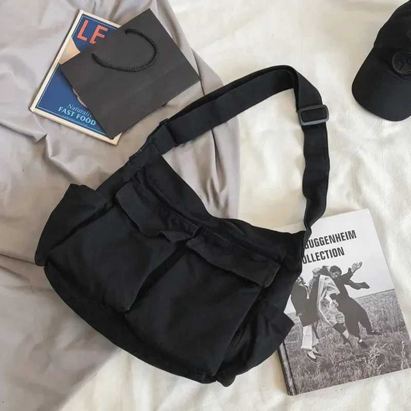 Womens School Messenger Bags For Women Shoulder Ladies Designer Handbag Solid Large Capacity Casual Canvas Shoulder Female BagsW251101