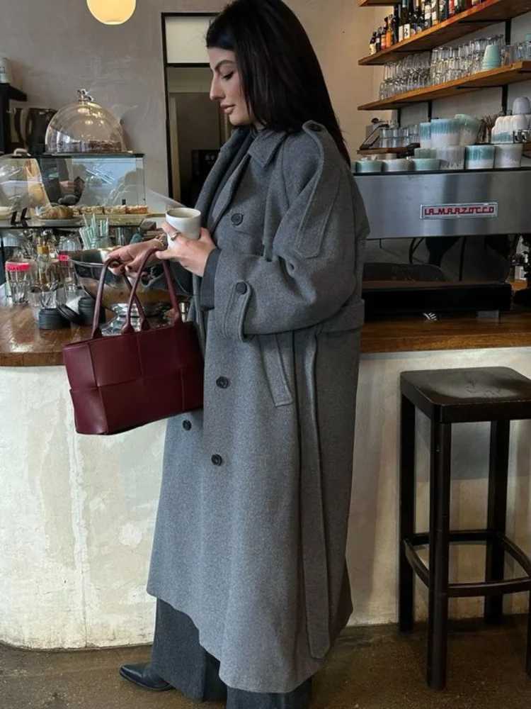 Street Womens Burgundy Woolen Overcoat With Belt Vintage Lapel Double Breasted Long Coats 2025 Autumn Winter Lady Chic OutwearT251101