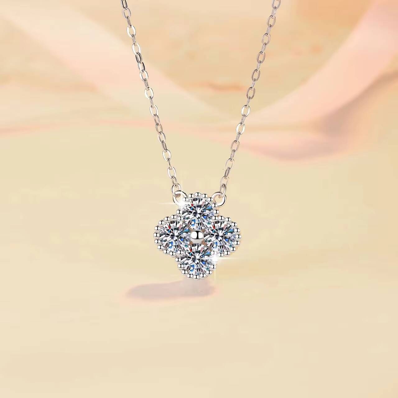 Four Leaf Clover Moissanite Necklace 925 Silver Rhodium Plated Link Chain Fashion Pendant for Women GRA Certificate