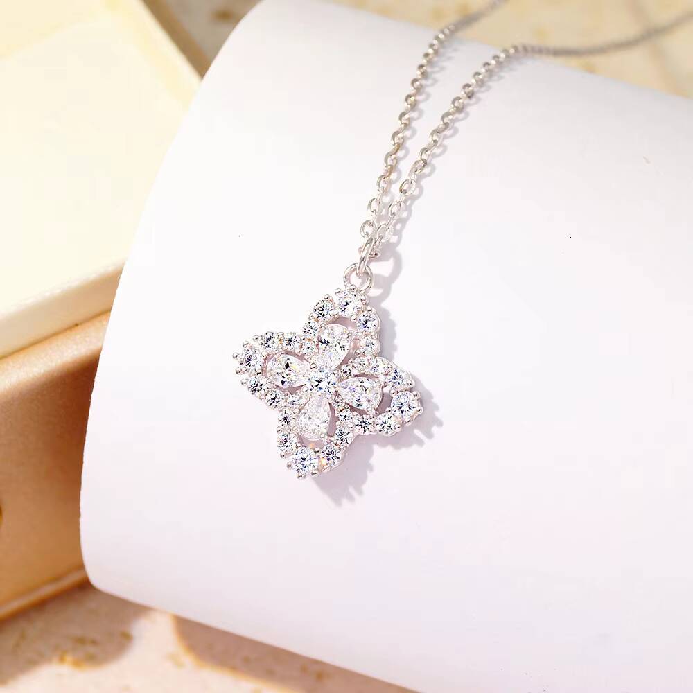 Wholesale Dainty 925 Sterling Silver Jewelry Four Leaf Clover Pendant Necklace Zirconia Flower Necklace Silver Necklace