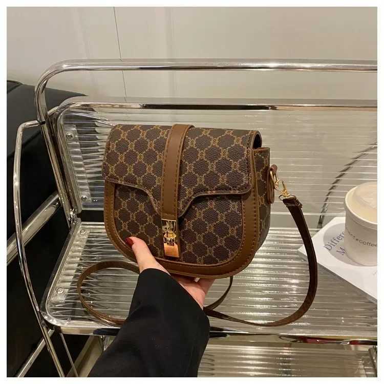 Designer 2025 High Fi Designer Wens Bag Adjustable Wide Strap Saddle Messenger Bag Printed Pattern Trendy Crossbody Versatile1 Y251120