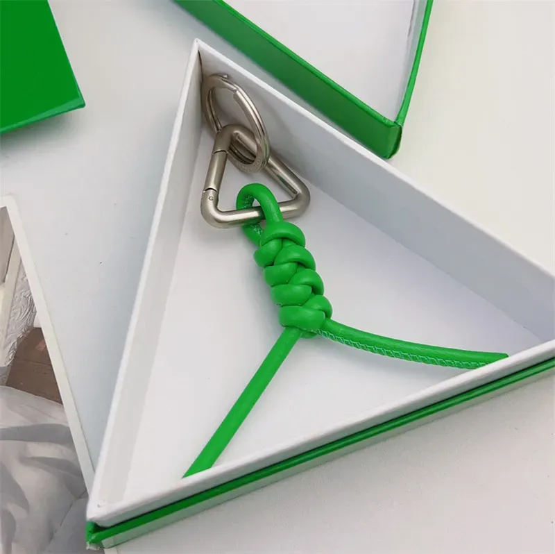 Keychains Rope Designer Men Couple Car Key Chains Luxury Braided Leather Handmade Carabiner Chain Bag Pendants Geometry Designers Portable Keyrings
