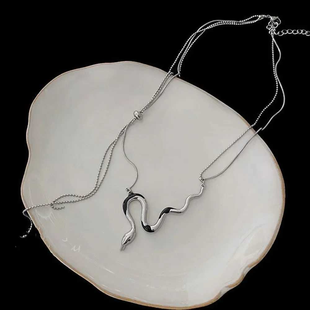 Snake Shaped Double-layered Pendant Necklace For Women Fashion Clavicle Chain Hip-hop Sweater AccessoriesC250407