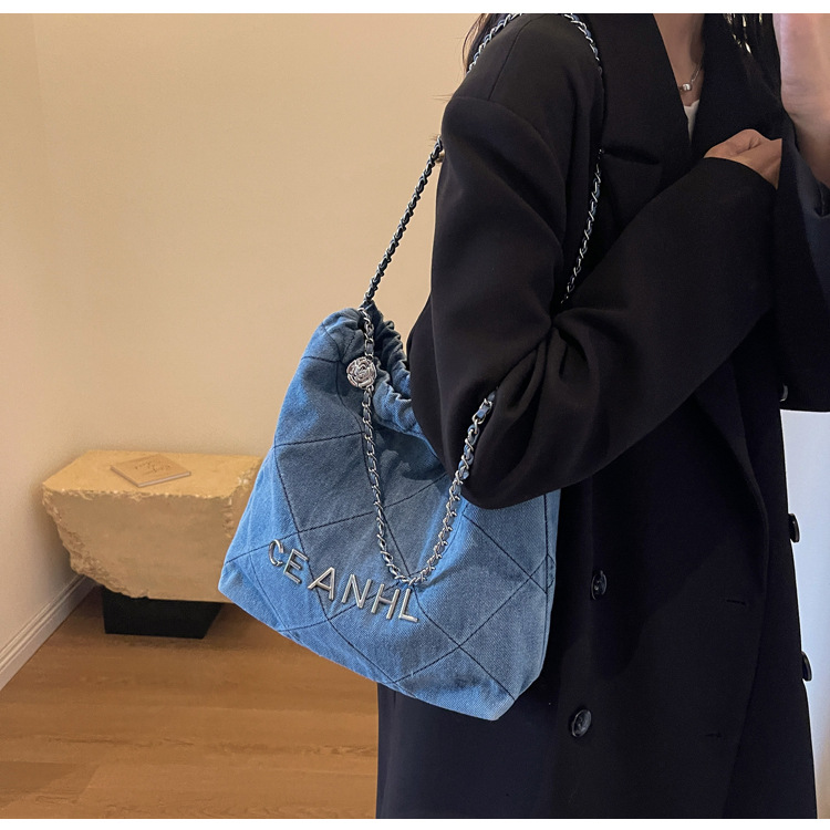 designer New denim large capacity Women's dia chain commuter shoulder bag