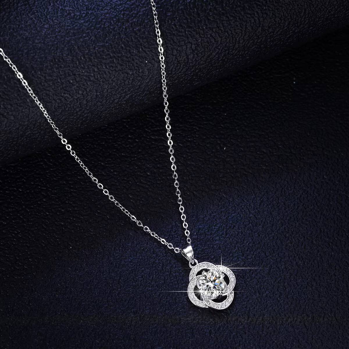 1ct Fourleaf Clover Design Bling 925 Sterling Silver Necklace for Women Environmental Friendly GRA Moissanite Diamond Unique