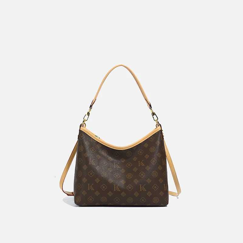 Designer bag Structured Work Tote Bag Wen Spacious Pebbled Leather Briefcase Style Cmuter Bag Ergic Handle Airport Ready Y251101