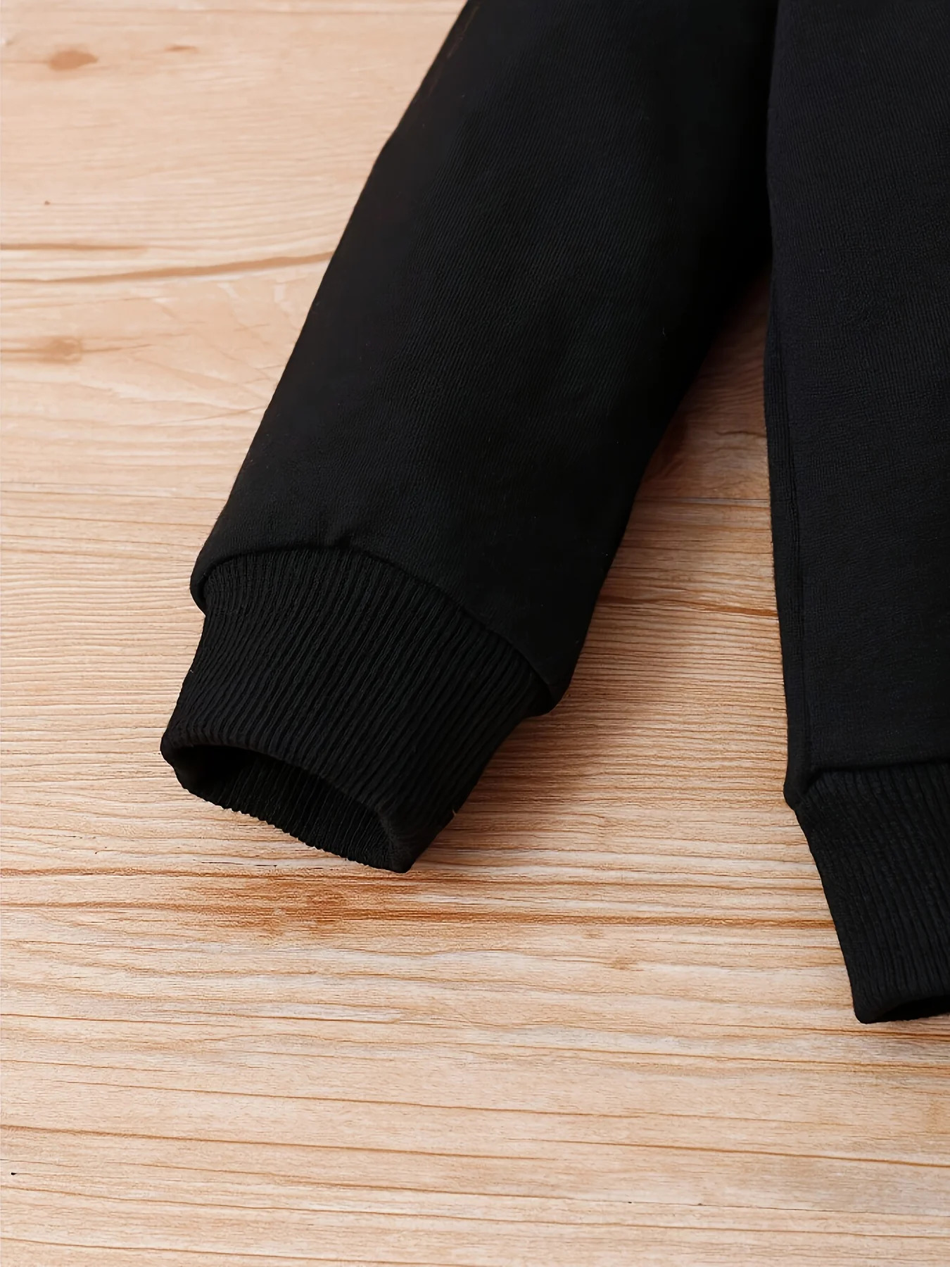 Autumn baby girl clothing set childrens fashionable heartshaped printed sportswear zipper top and pants 2piece of track field clothes 250325z