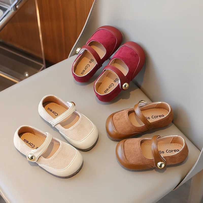 Girls Boken Shoes New Shallow Mouth Round Toe Mary Jane Shoes Childrens Fashionable Flat Bottomed Princess Leather ShoesT251101