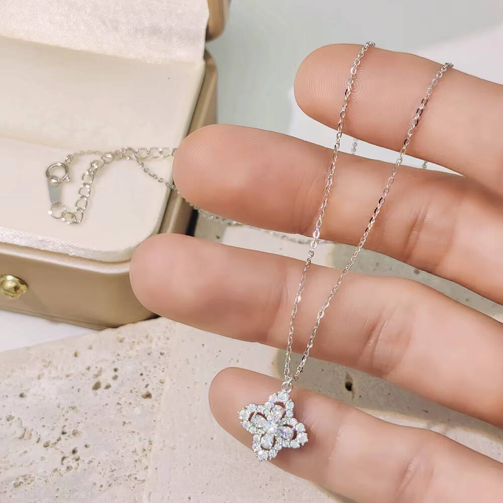 Wholesale Dainty 925 Sterling Silver Jewelry Four Leaf Clover Pendant Necklace Zirconia Flower Necklace Silver Necklace
