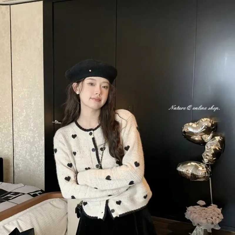 Spring and Autumn New Retro Chic Unique Top High End niche base knit cardigan short jacketT251101