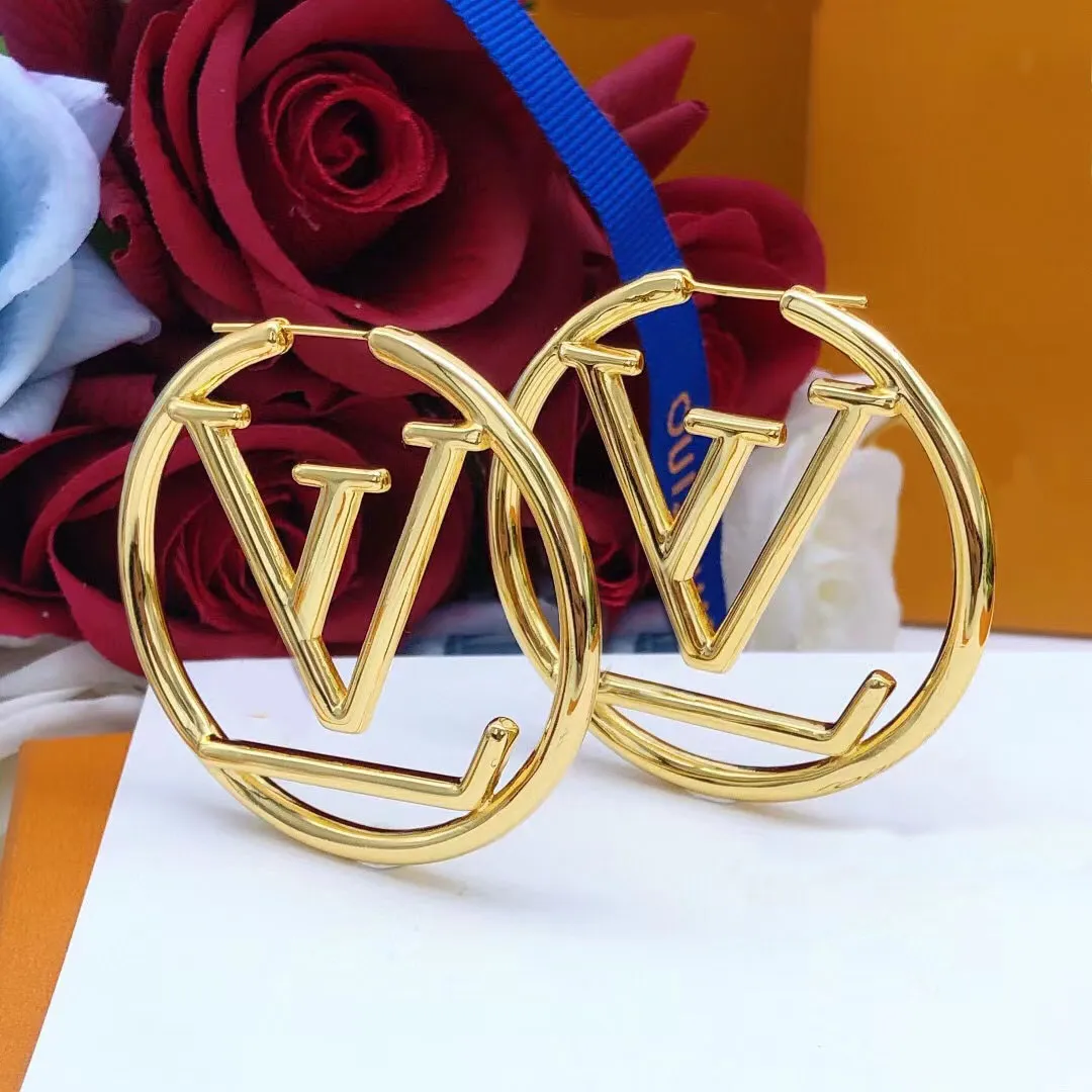 High version Letter Gold gold hoop earrings 18K Gold plated women earrings studs Designer Jewelry Elegant gift Valentine's Day engagement earrings
