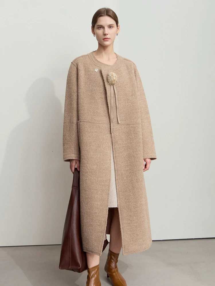 AMII Minimalist 2025 Winter New 100 Woolen Coat for Women Round Neck Removable Corsage Female Loose Commuter Outerwear 12444013T251101