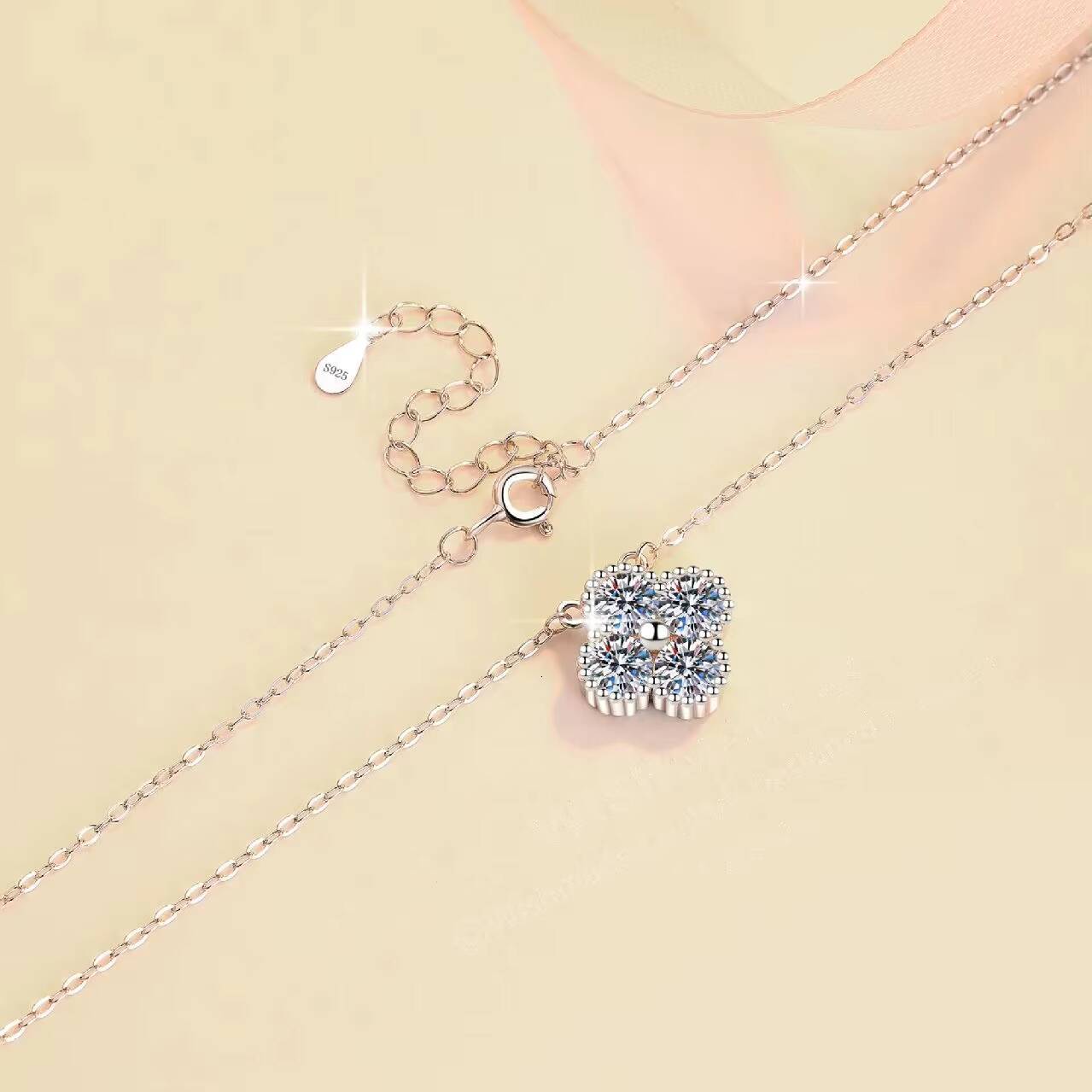 Four Leaf Clover Moissanite Necklace 925 Silver Rhodium Plated Link Chain Fashion Pendant for Women GRA Certificate