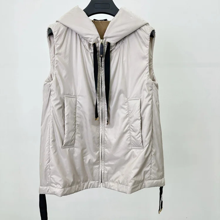 Autumn and Winter Womens Vest Loose Hooded Commuting Down Vest 251031