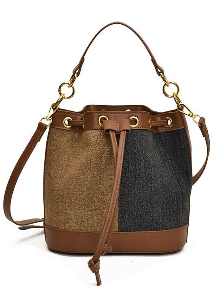 Designer Highend Niche e Shoder Bag Wen New Popar Ctra Color Crossbody Pack Splicing Handheld Bucket Bags Y251120