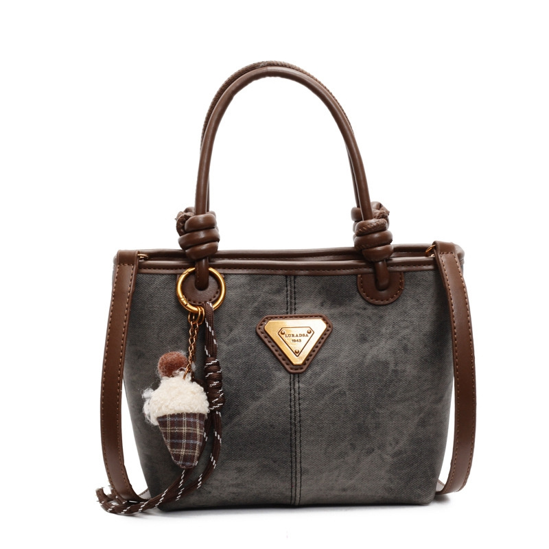 Designer Free Shipping 2025 New Women's Fashion Commuting High-end Hand-held Bucket Shoulder Crossbody Bag New Free Delivery Designer Bag