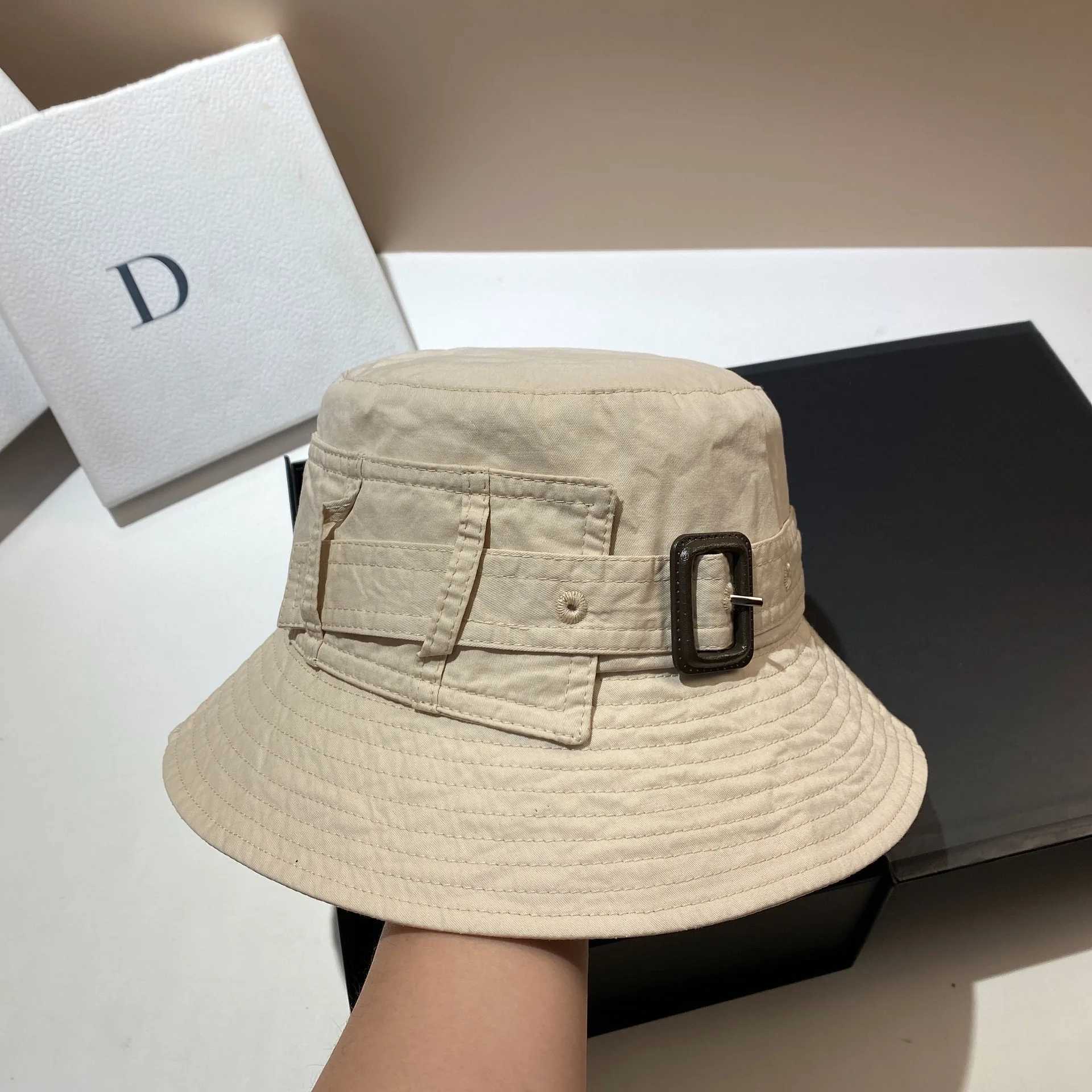 Designer brand fashionable womens belt buckle bucket hat luxury sunset Panama flat fisherman hat casual beach sun hat potted hat Y250329
