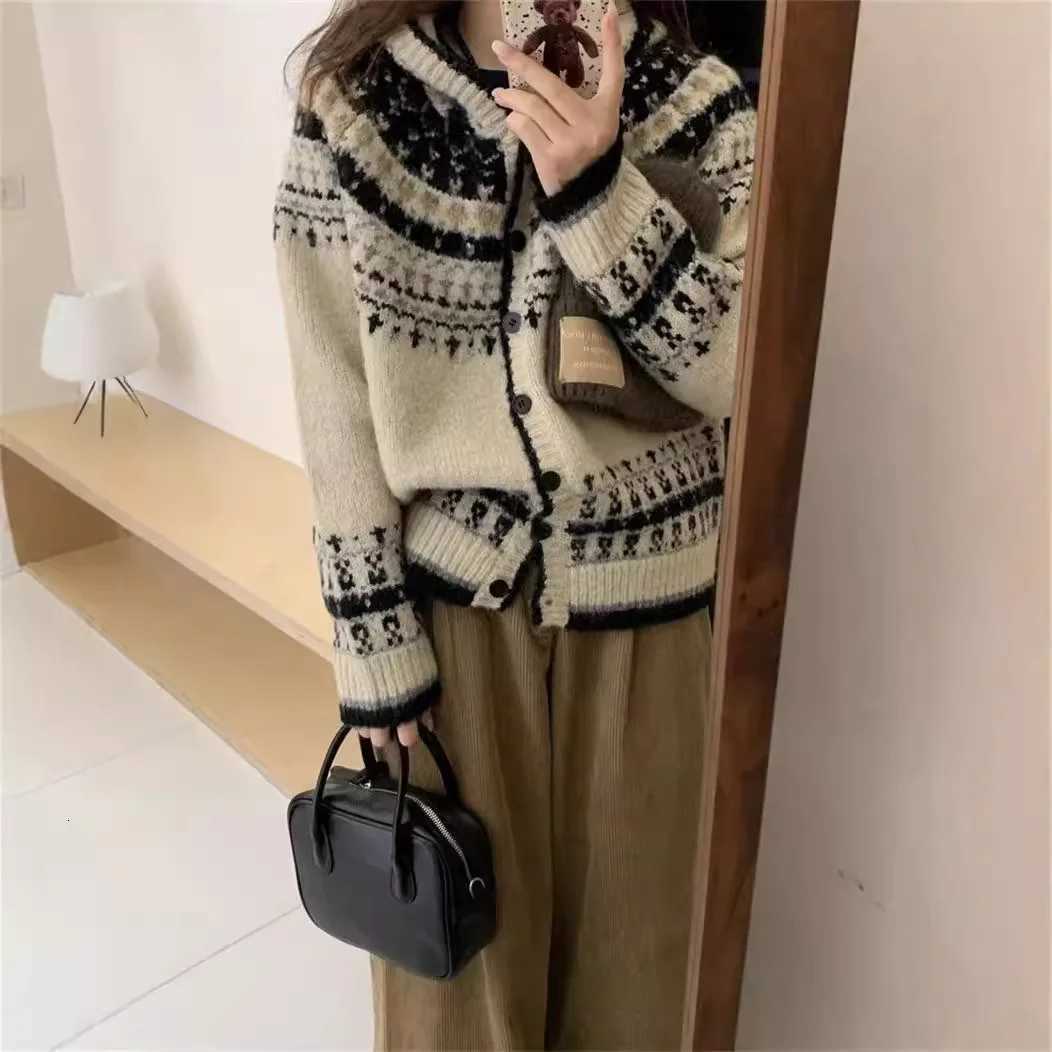 Coat Women Cardigan Sweaters Coats Hooded Jackets Work Jumpers Y2k Streetwear Elegant Knit Open Stith Autumn Winter 2025T251101
