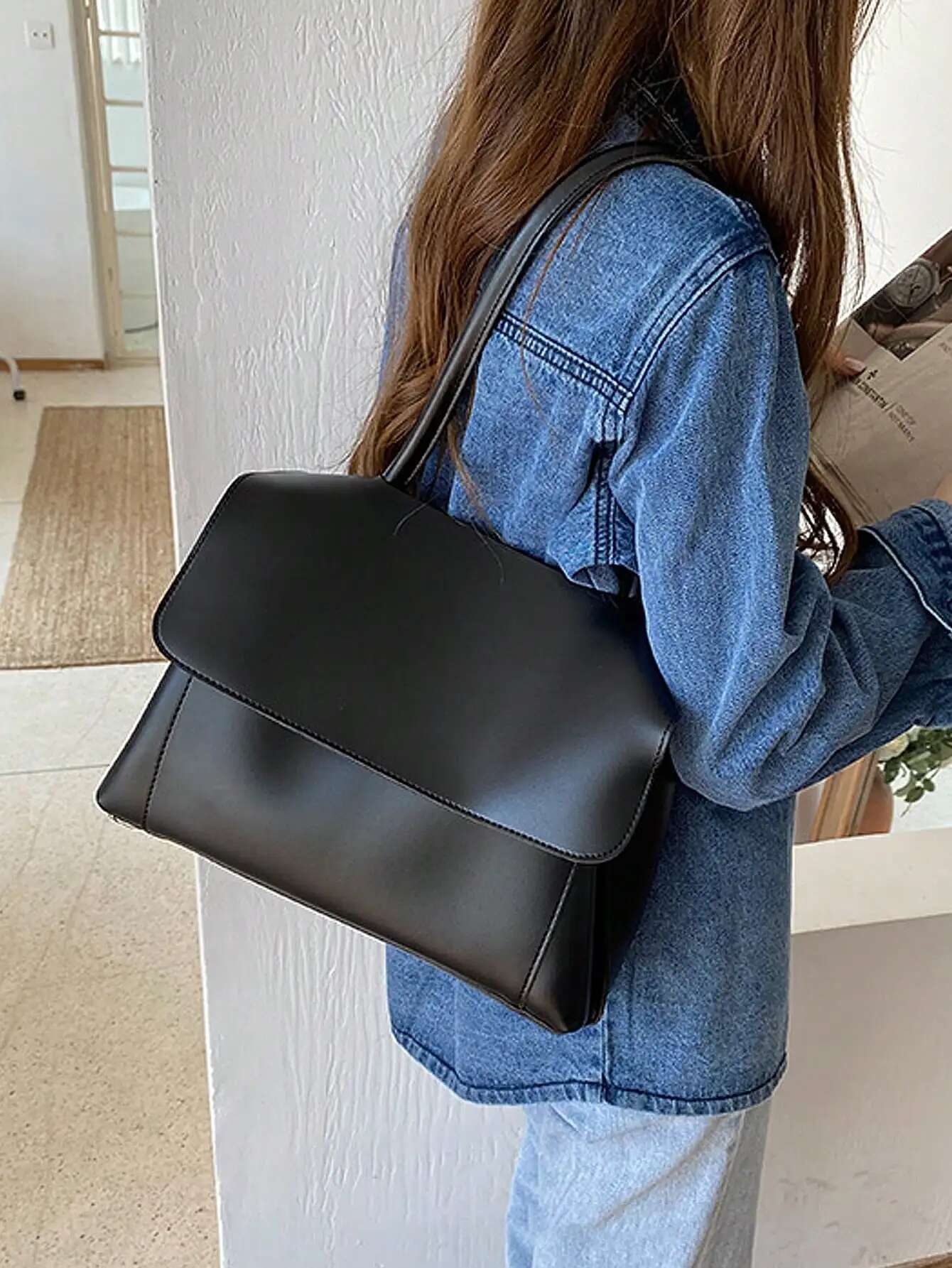 Large Capacity Spring/Summer New Retro Briefcase Women's Unique Design One Shoulder Crossbody Bag Trendy