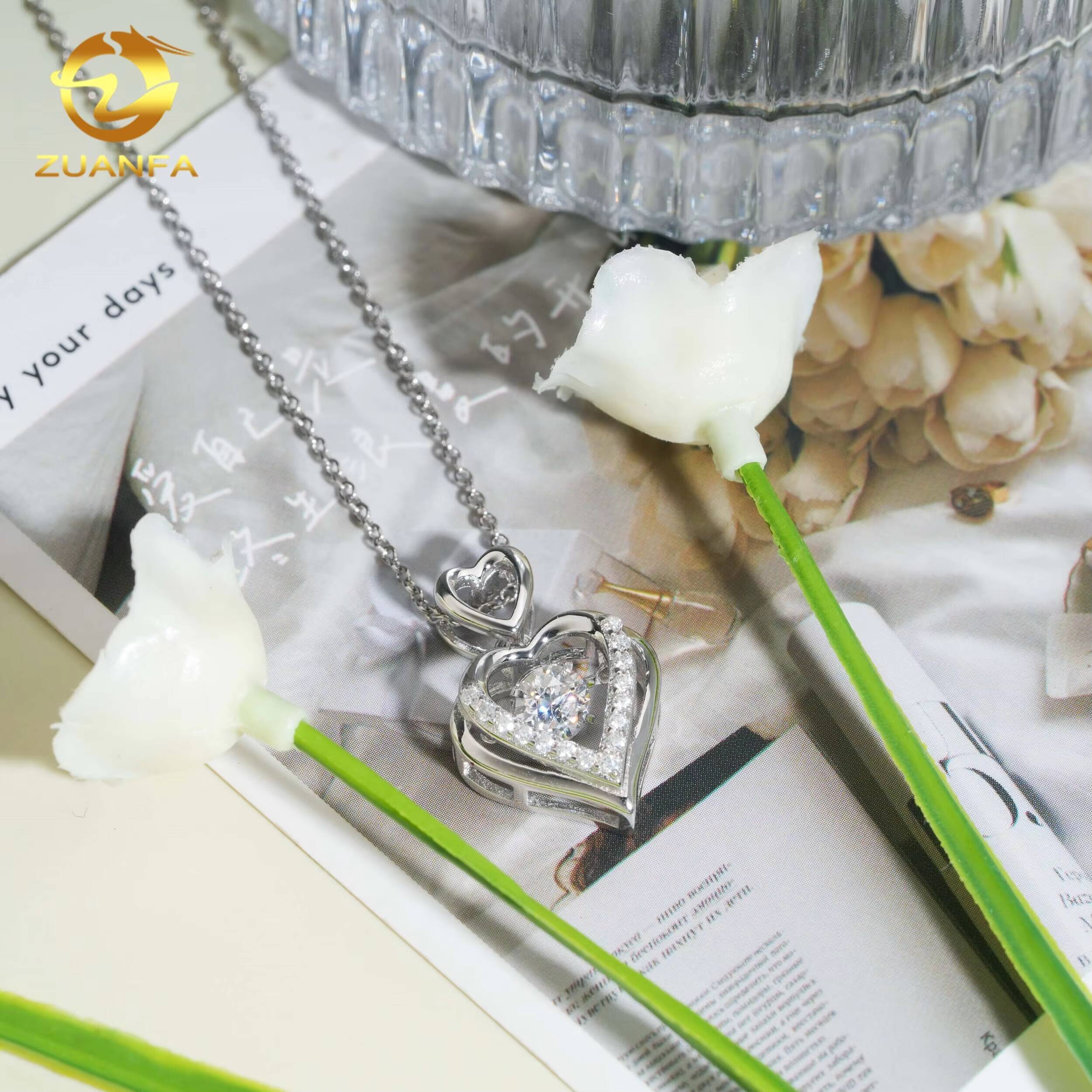 GRA Certificated Luxury Sterling Silver 925 VVS Moissanite Diamond Custom Heart Moissanite Chain Pendant