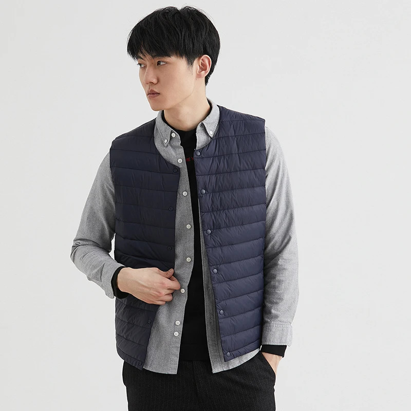 Men 90 White Down Vest Mans Clothing Ultra Light Down Waistcoat Portable Sleeveless Coat Man Winter Round Collar Warm Liner 251031