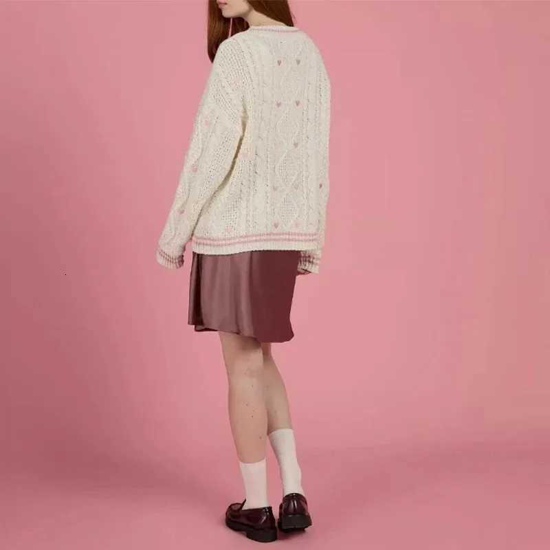 Women Sweaters Cardigan Long Sleeve Vneck Knitted Coats Lady Embroidered Heart Outerwear Autumn Winter Female Chic KnitwearT251101