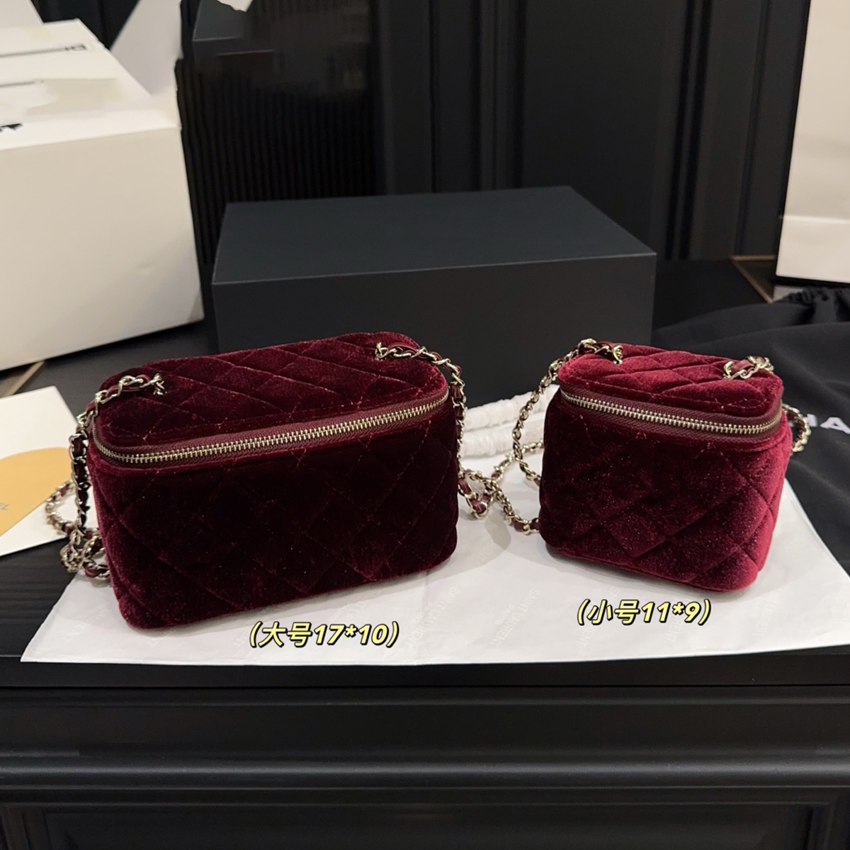 Velvet Makeup Bag Vintage Designer Box Bag Ladys Purse Red Gold Hardware Closure Card Holder Bag Diamond Shaped Fluffy Mini Shoulder Bag With Small Mirror Two Sizes