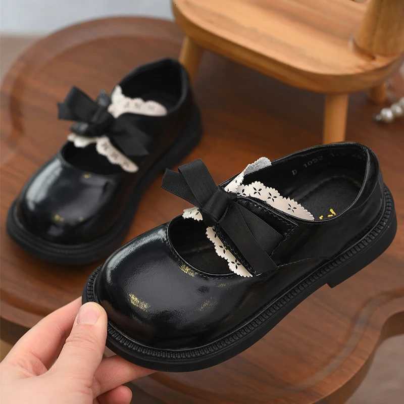 Girls Princess Shoes Girls Small Leather Shoes 2025 Spring New Childrens Shoes Genuine Leather Soft Sole Shoes Black Style ShoesT251101