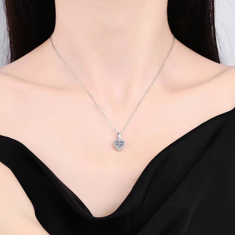 1 Karat D Moissanite Necklace With Female Love Alien Pendant S925 Sterling Silver Pt950 Diamond Plated Gift Jewelry