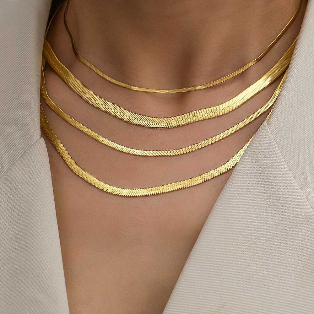 Stainless Steel Necklaces Herringbone Blade Snake Chain Light Luxury Unisex Clavicle Choker Men Necklace For Women Jewelry GiftsC250407