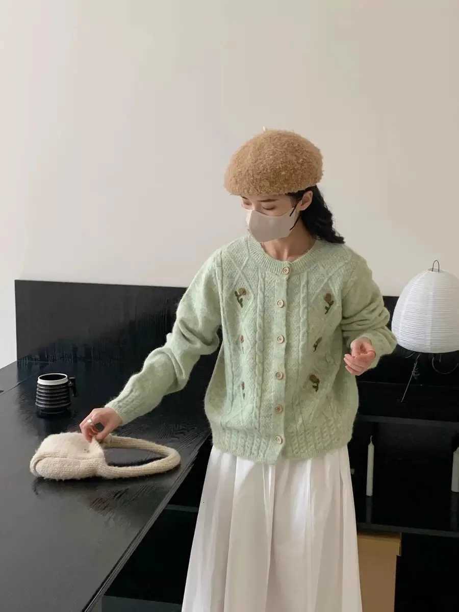 Women Cardigan Sweater Chic Vintage Flower Embroidery Knitted Sweater Autumn Winter Singlebreasted Top Sweet Preppy StyleT251101