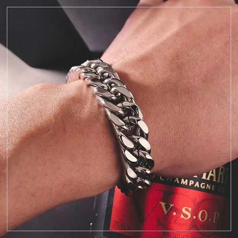 1 New Fashion Hip Hop Cuban Chain Mens Bracelet Classic Stainless Steel 12mm Wide Chain Bracelet Mens Jewelry Gift Y250329